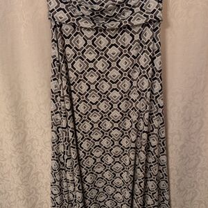 Geometric Patterned Black and Gray Skirt